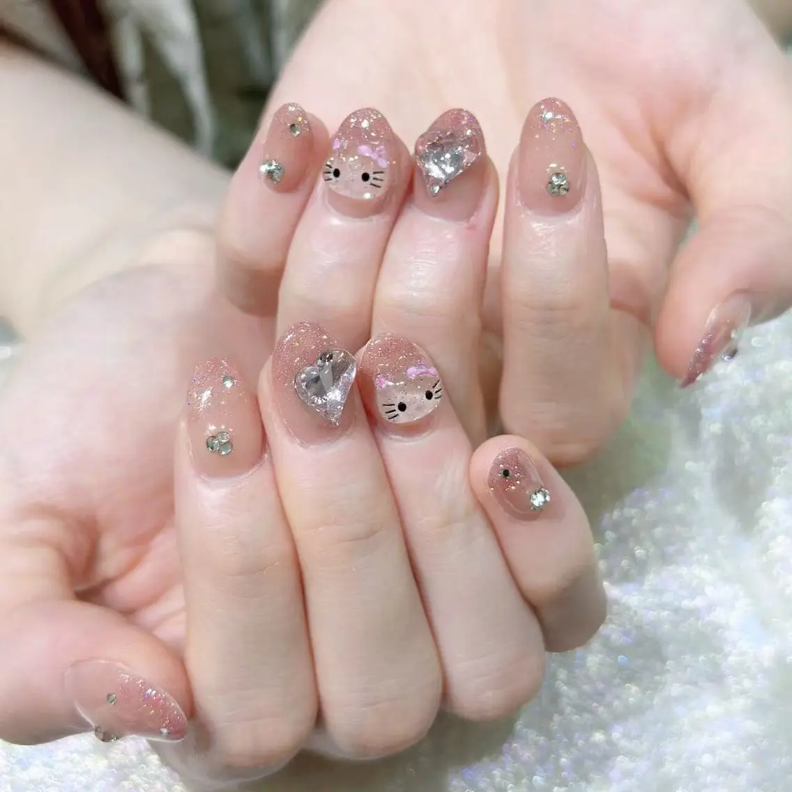 ネイル ハンドネイル Queens ひなのネイルデザイン