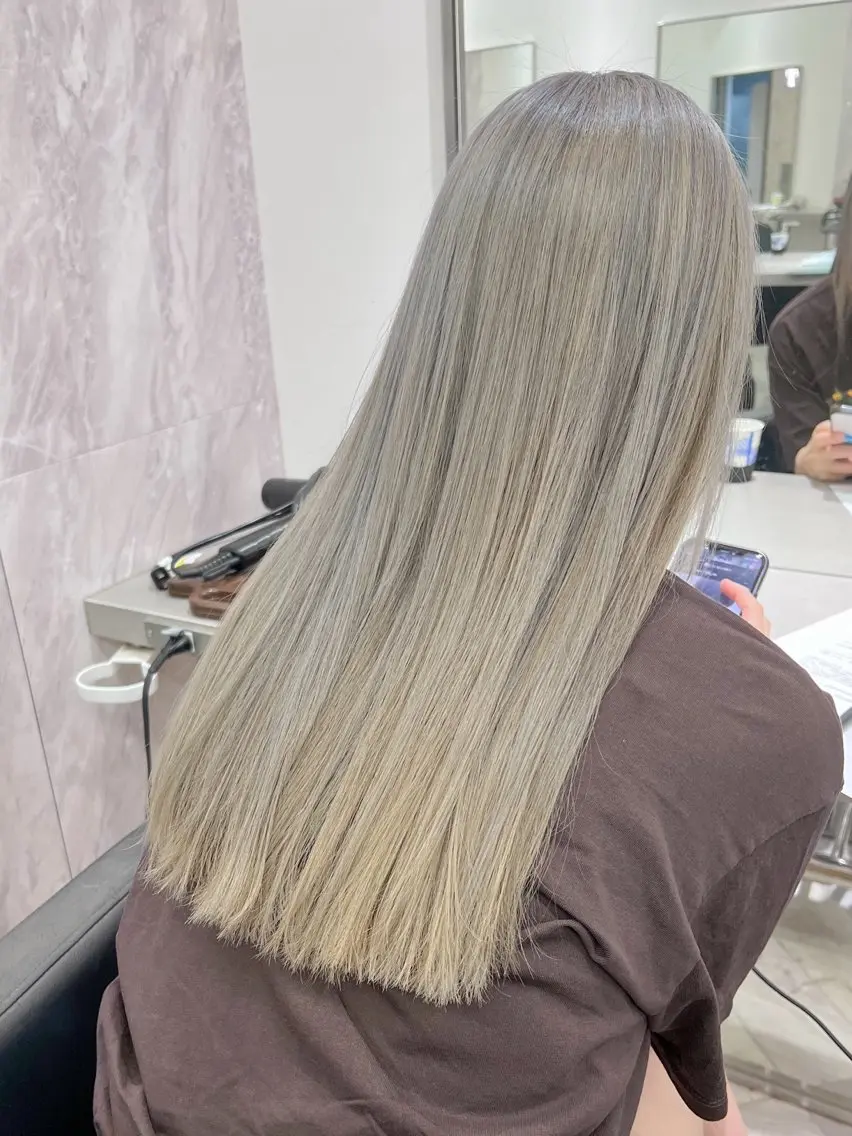 ロング カラー ヘアカラー トリートメント 艶ハイトーン‪‪🔆 ️️️安座間 希のヘアスタイル