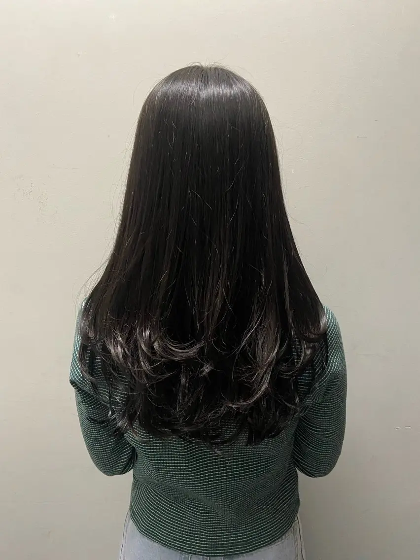 ロング レイヤーカット モリ アヤノのヘアスタイル