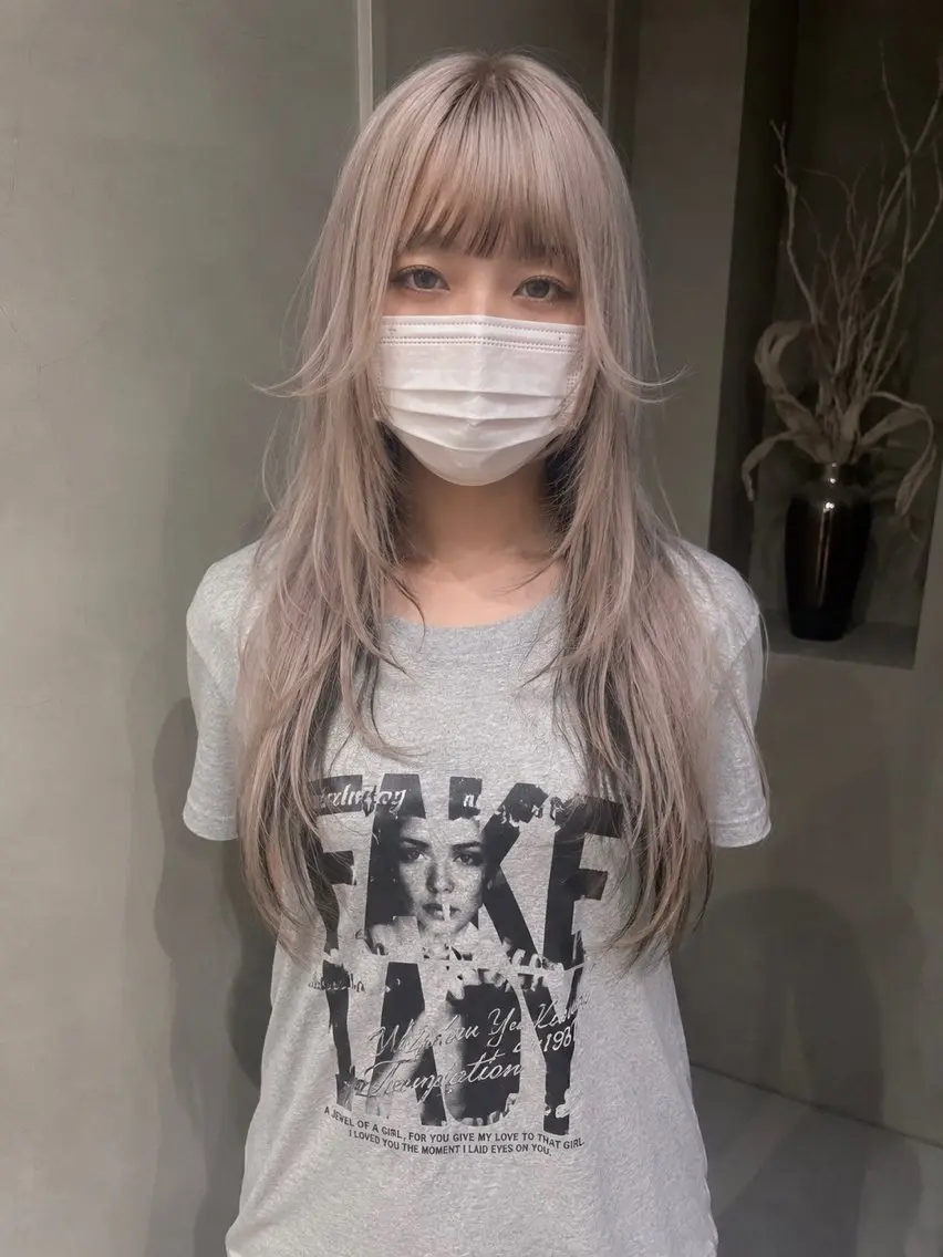 ロング カラー ブリーチ デザインカラー レイヤーカット ヘアカラー レイヤー / ボブ/ 透明感カラーsakiのヘアスタイル