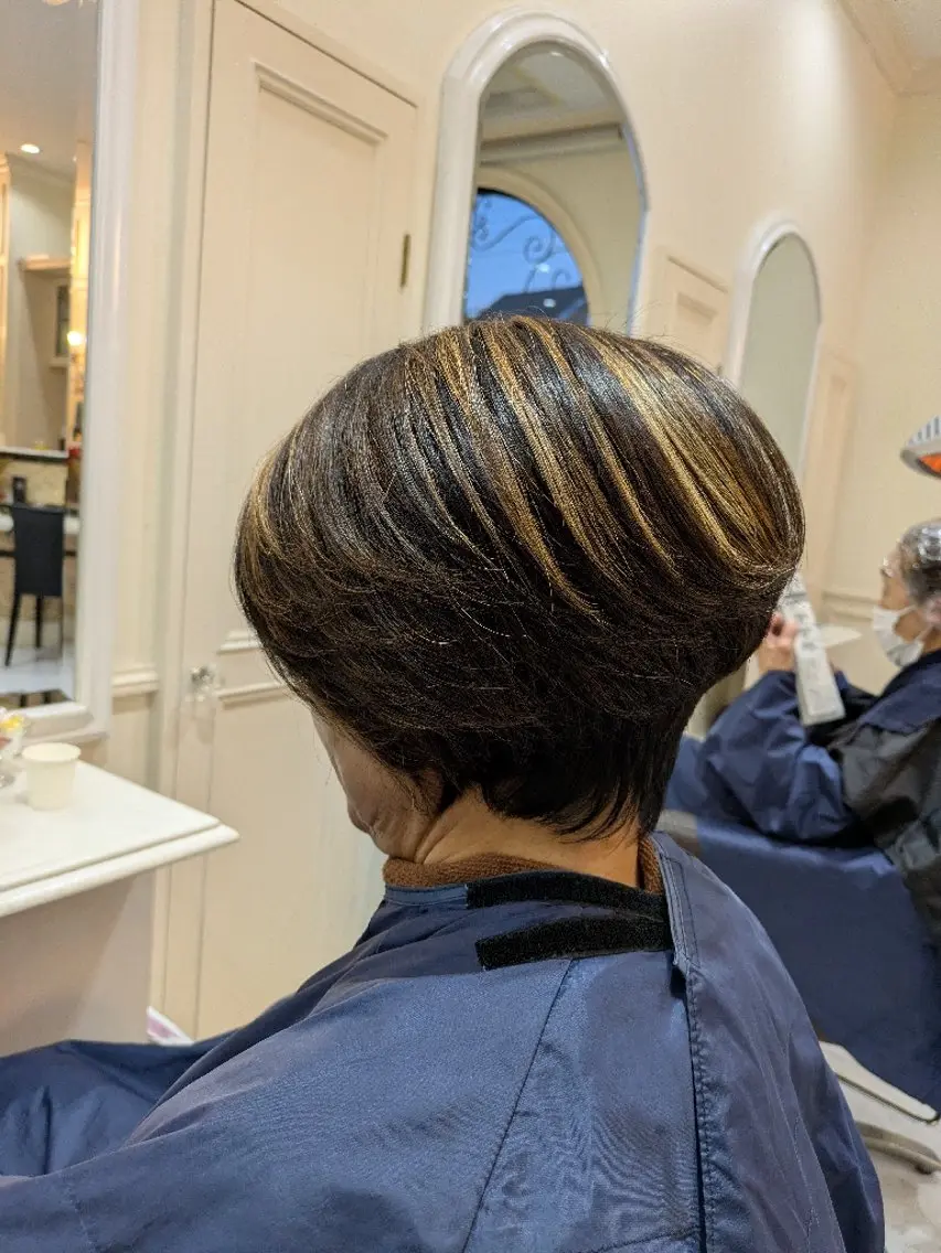 メンテナンスカット(現状のヘアスタイルをキープ、スタイルチェンジは対応外)+ReFaVEEA頭皮洗浄の写真