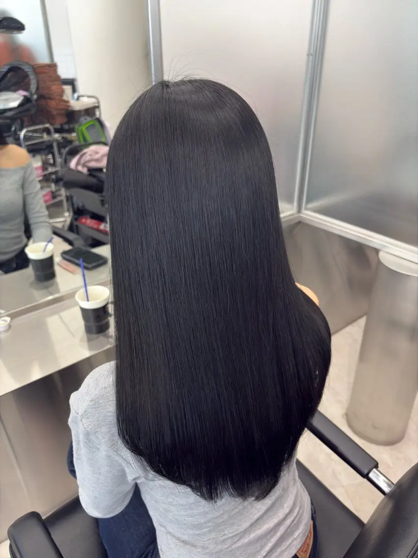 ロング カラー ダークグレー レイヤーカット カット ヘアカラー トリートメント 女性艶髪マンツーマン YUKIのヘアスタイル