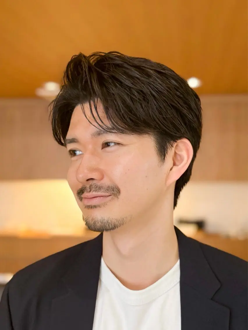 ショート パーマ メンズ ビジネス 縮毛矯正 【メンズ縮毛矯正】 FILMS  軍司のヘアスタイル
