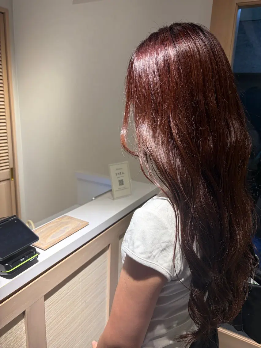 ロング カラー レッドカラー 大川 七夏のヘアスタイル