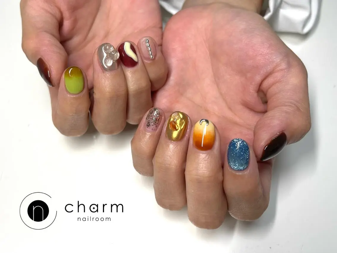 ネイル ハンドネイル ネイルルーム チャームのネイルデザイン
