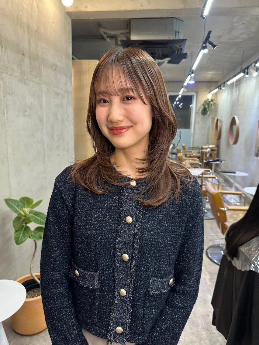 ミディアム カラー ベージュカラー レイヤーカット カット ヘアカラー トリートメント カットモデル募集中 ／HARUKA🎀のヘアスタイル