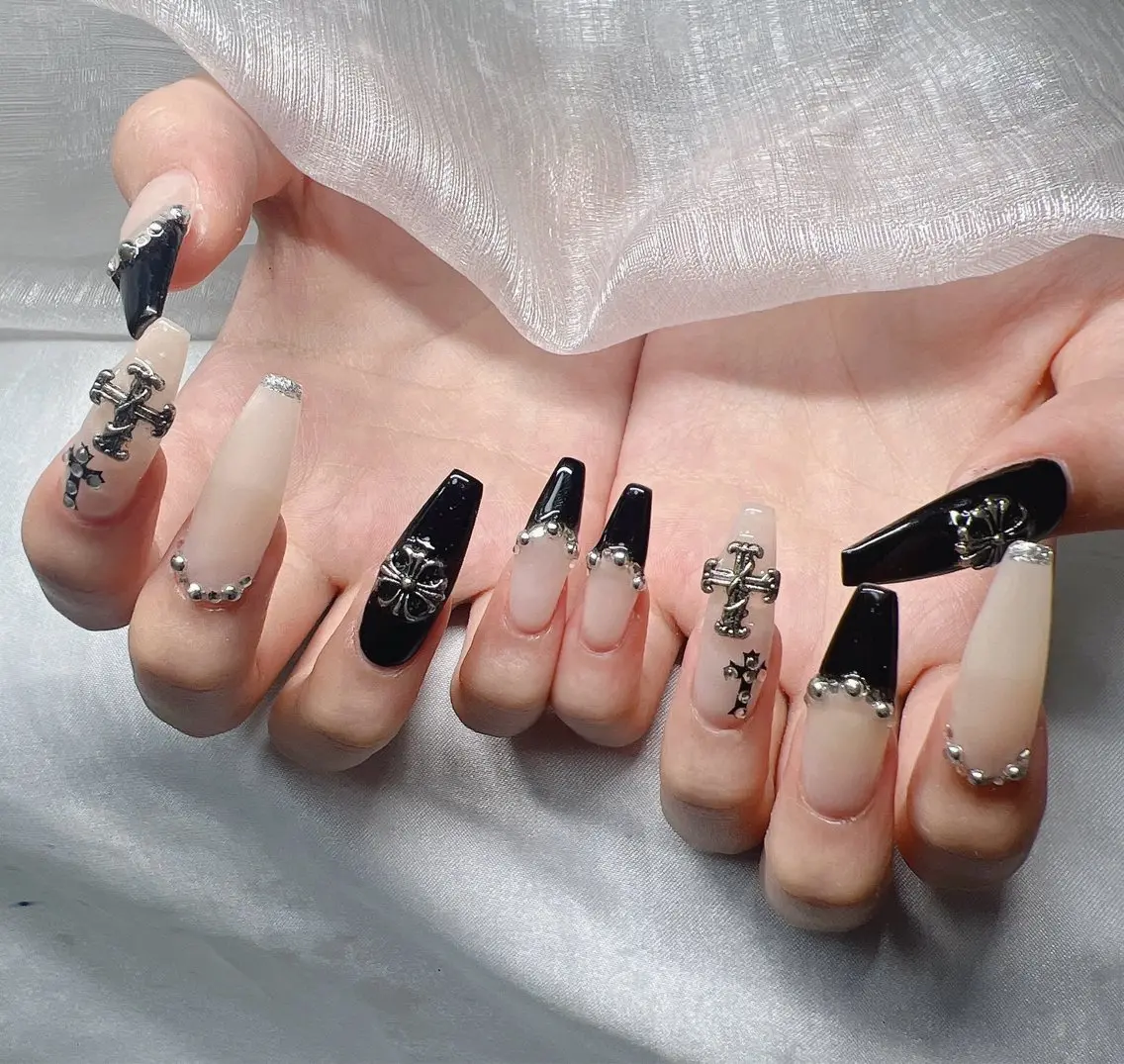 ネイル 長さ出し グラデーション 卒業式 キラキラネイル マグネットネイル ハンドネイル Lee Nailsのネイルデザイン