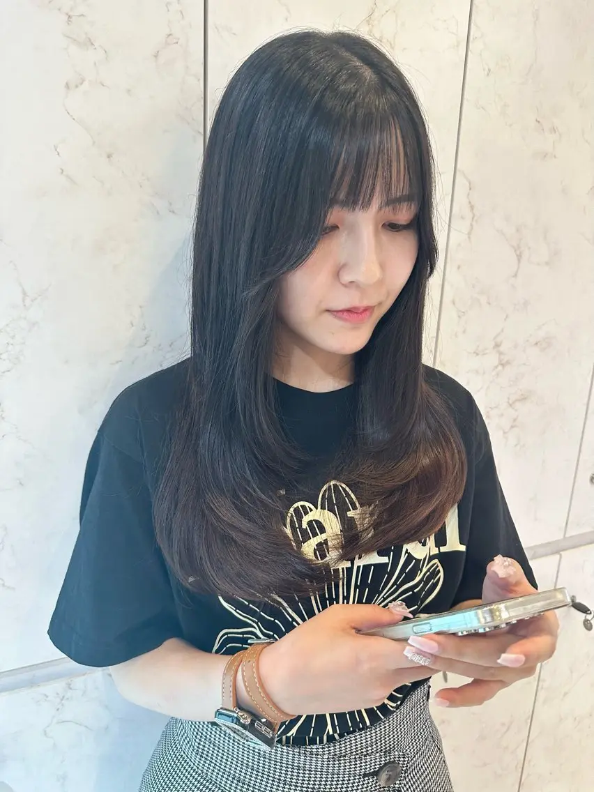 ロング カラー ヘアアレンジ カット ヘアカラー トリートメント Akane レイヤー/艶カラーのヘアスタイル