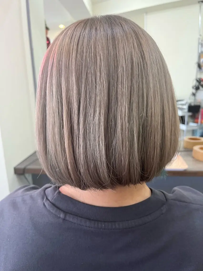 カラー ブリーチ ケアブリーチ ダブルカラー イヤリングカラー ハイトーンカラー 戸川 紗良のヘアスタイル