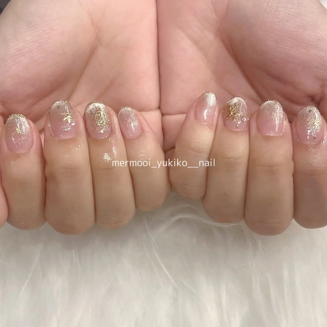 ネイル キラキラネイル マグネットネイル 冬ネイル クリスマス mermooi nailのネイルデザイン