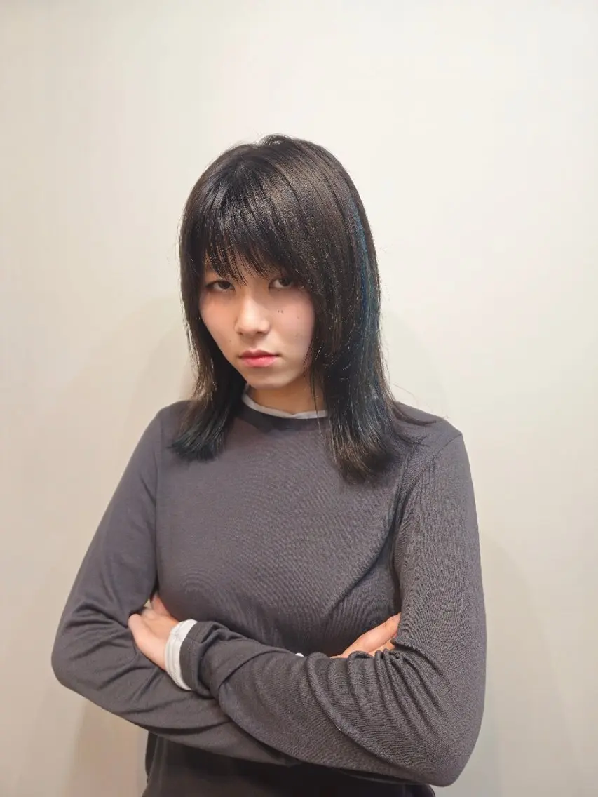 セミロング カラー OMA　 カタギシのヘアスタイル