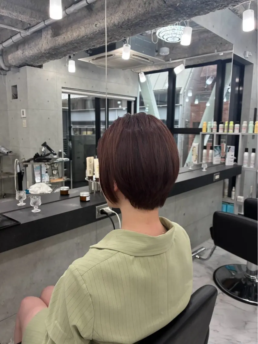 ショート チョコレートブラウン カット ヘアカラー Endearing 🌟銀座のヘアスタイル