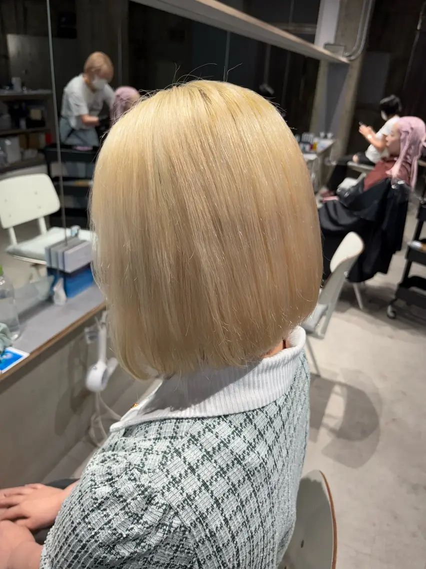 ブリーチリタッチ(3センチ以内)+オンカラー(メンズも大歓迎!)の写真
