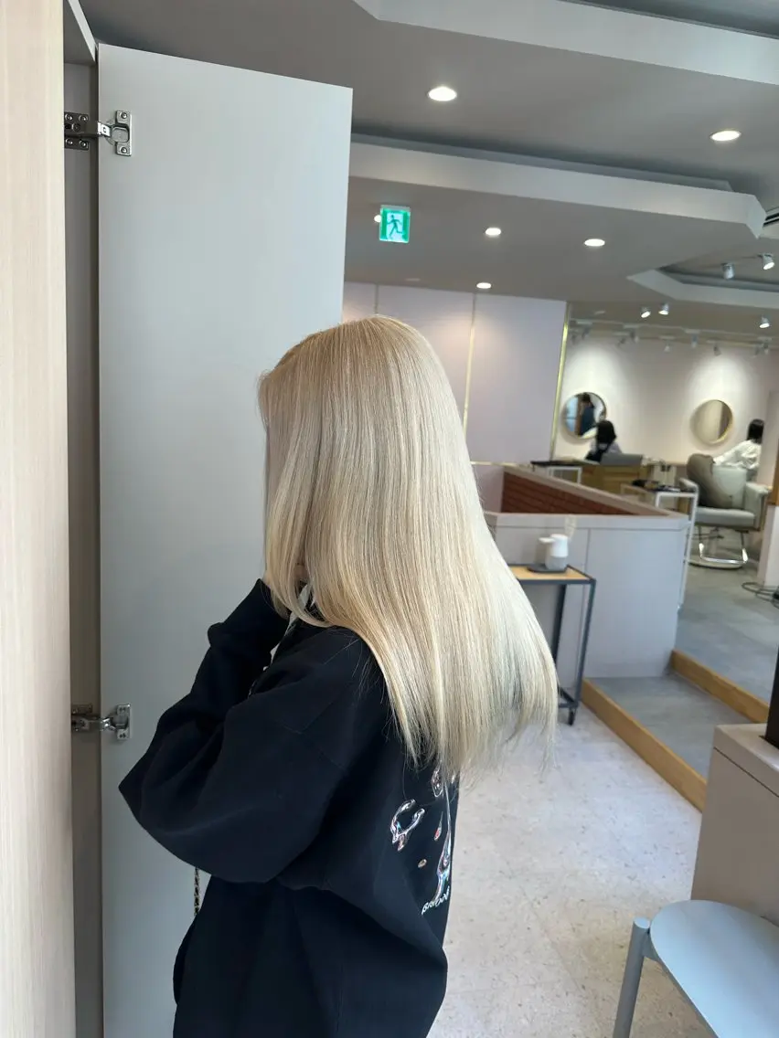 カラー ブリーチ 透明感カラー 芝智也/ ブリーチカラーのヘアスタイル
