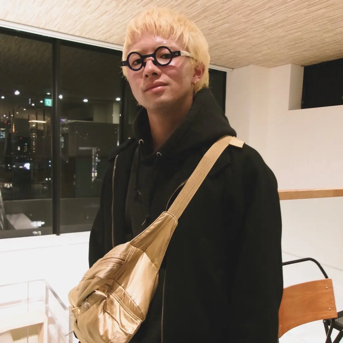 ショート カラー メンズ メンズハイトーン 抜きっぱなしブロンド ハイトーンカラー ショートヘア カット ヘアカラー ヘアセット 原宿↔︎浦和　美容師 折笠　亮のヘアスタイル