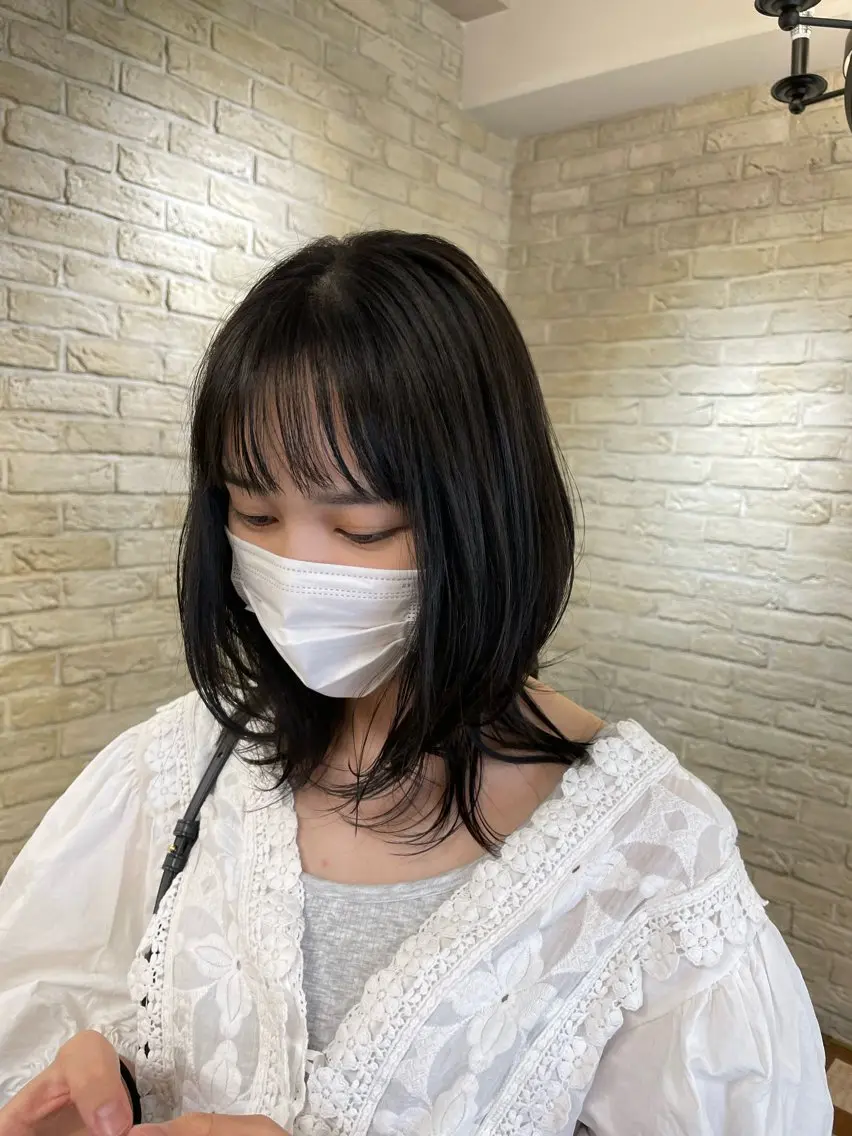 ミディアム 河上 麻衣/白髪ぼかしのヘアスタイル