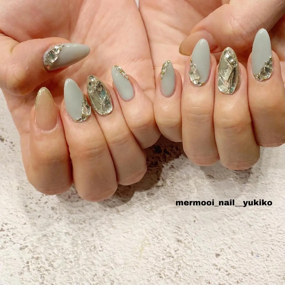 ネイル キラキラネイル 韓国ネイル ストーンネイル ワンホンネイル mermooi nailのネイルデザイン