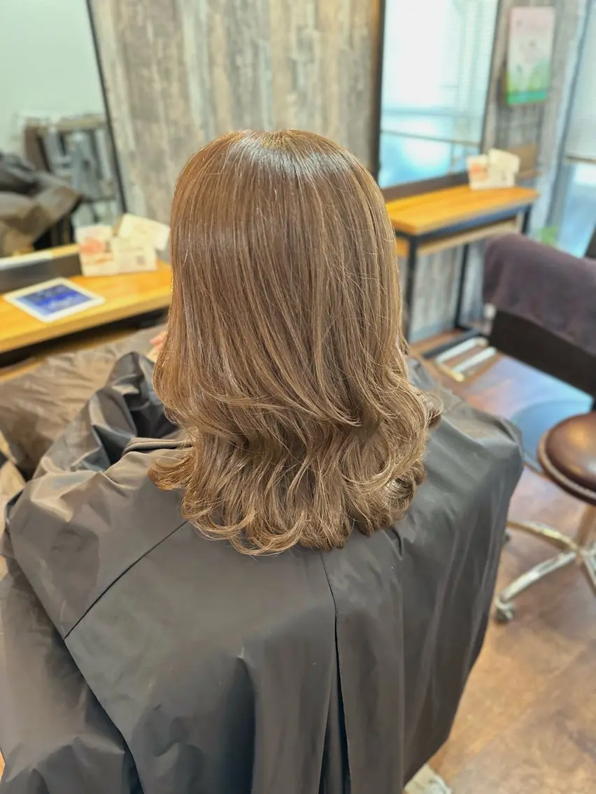 ミディアム カラー アッシュ アッシュブラウン ブラウンカラー パープルカラー カット ヘアカラー Luzir⭐︎ GEN⭐︎のヘアスタイル