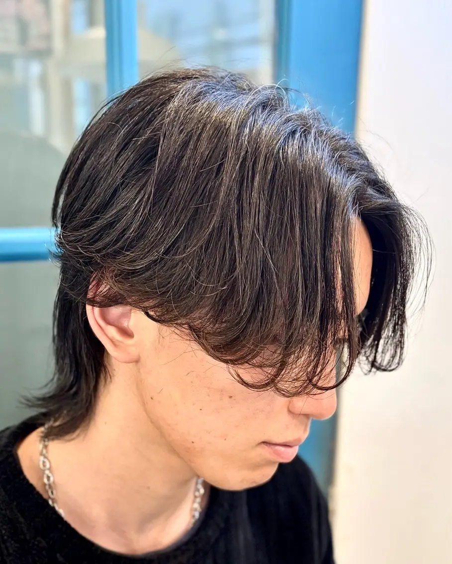 パーマ メンズ センターパート メンズパーマ メンズウルフカット ウルフカット ニュアンスパーマ カット パーマ トリートメント ショート、韓国メンズ ヘアのかつらぎのヘアスタイル