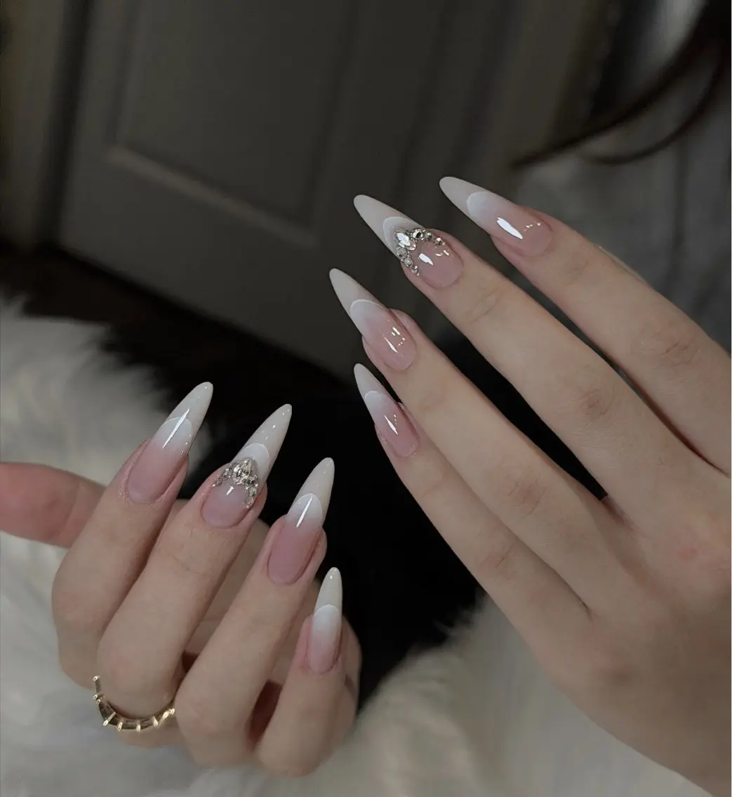 ネイル ハンドネイル Luna Gladeのネイルデザイン