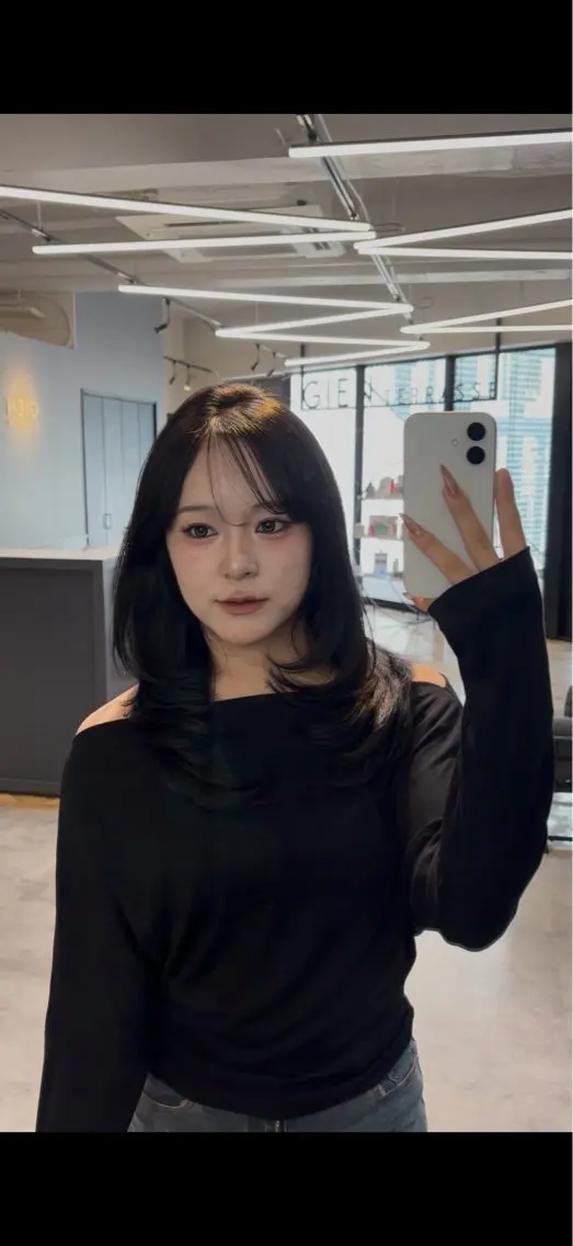 ロング 真下 瑞歩のヘアスタイル