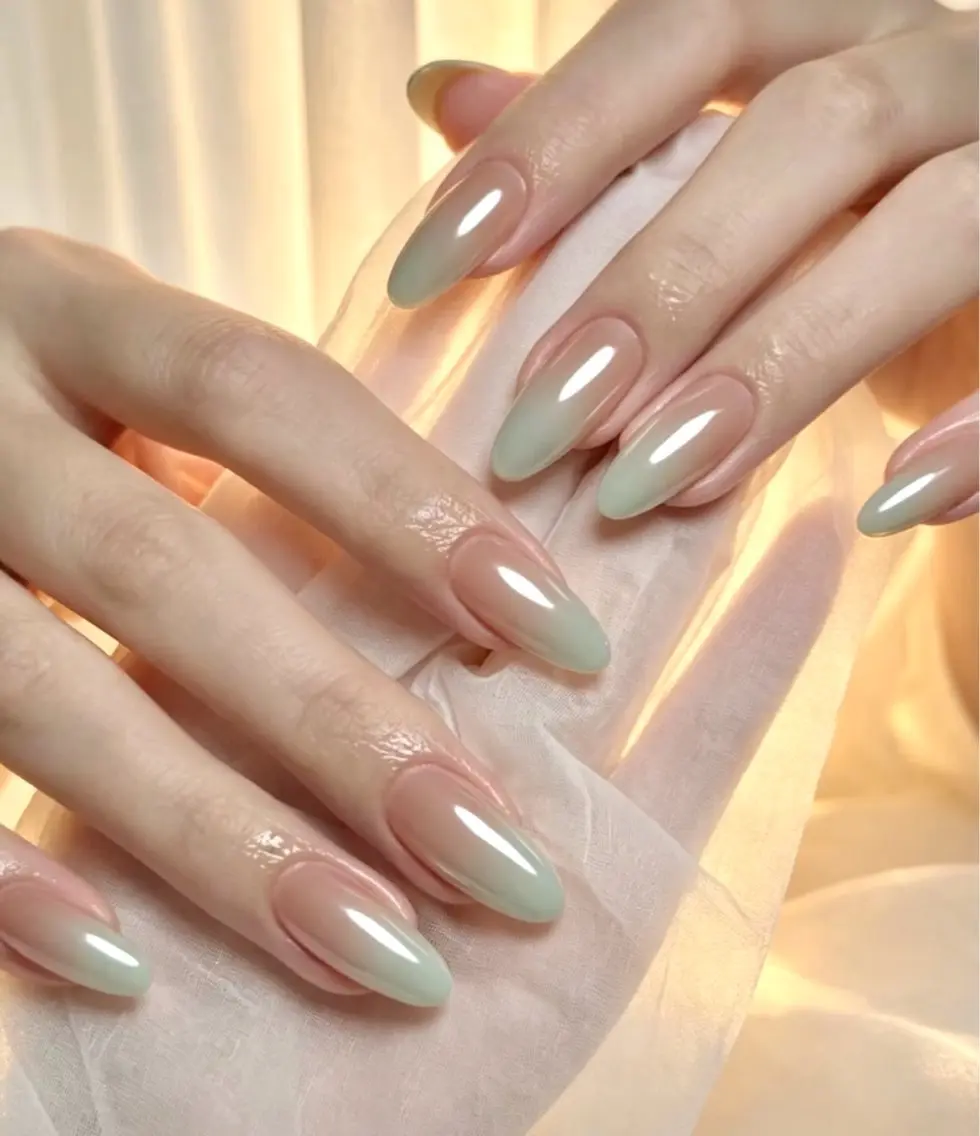 ★【初回ソフトジェルオフ無料 】ワンカラ(2色無料)orカラグラデーション (1色まで)×オーロラの写真