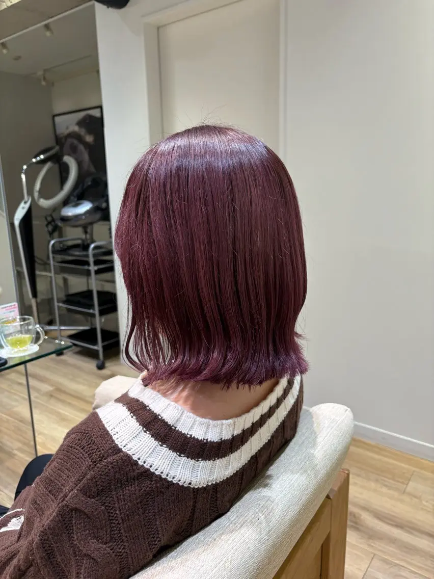 ショート カラー ピンクカラー 外ハネヘア アベ カノンのヘアスタイル