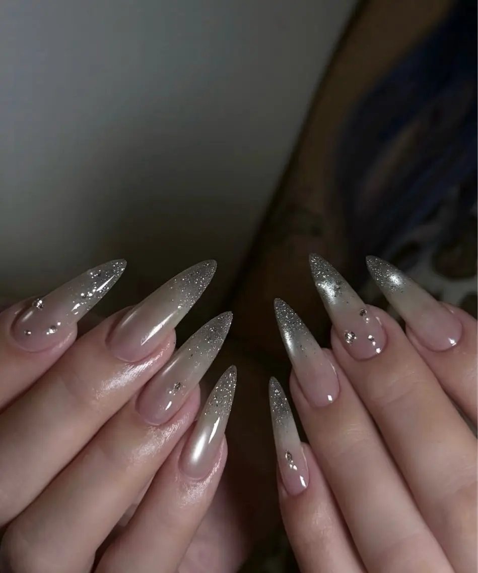 ネイル チークネイル 長さ出し フラッシュネイル ジェルネイル キラキラネイル kana nailのネイルデザイン