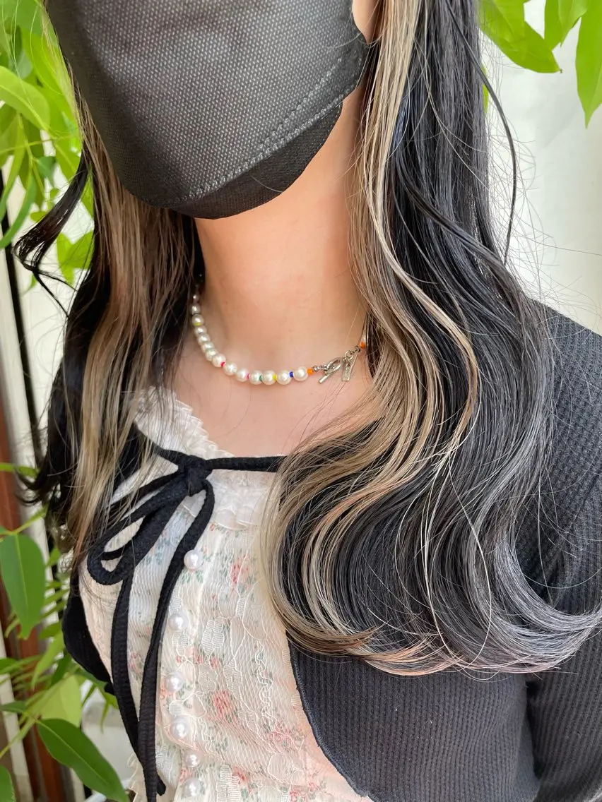 セミロング カラー UNBLEACH ブリーチカラーのヘアスタイル