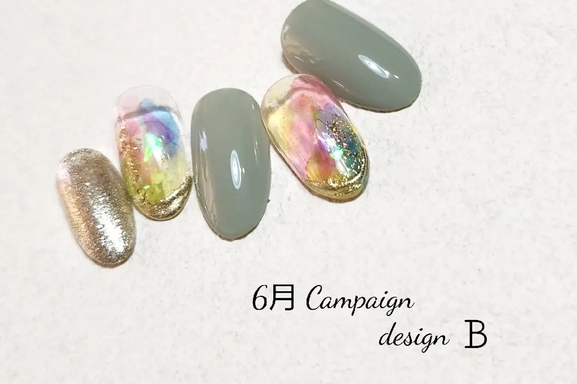 ネイル フラワーネイル グリーン ラメ(グリッター) ミラーネイル ニュアンスネイル BENNIEのネイルデザイン