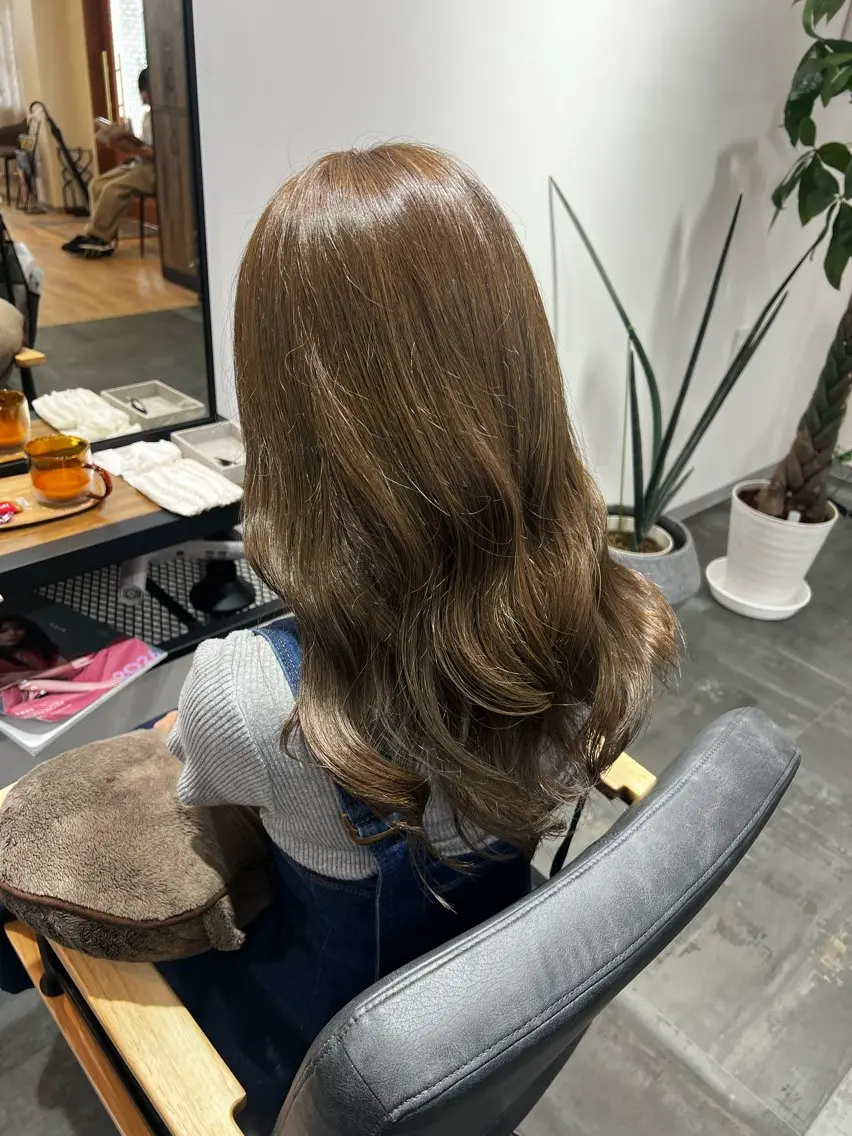 セミロング カラー 渡辺 リオのヘアスタイル