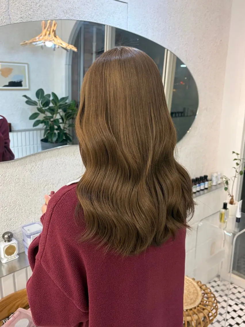 セミロング ヘアカラー まろやかベージュ🤎 艶カラー🔔リンのヘアスタイル