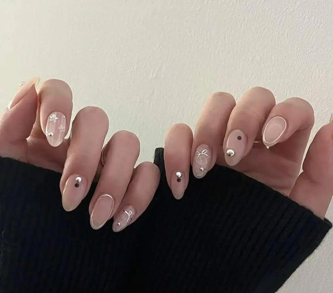 ネイル オーロラネイル フラワーネイル フットネイル フレンチネイル ジェルネイル ハンドネイル BabyYouMi nailのネイルデザイン