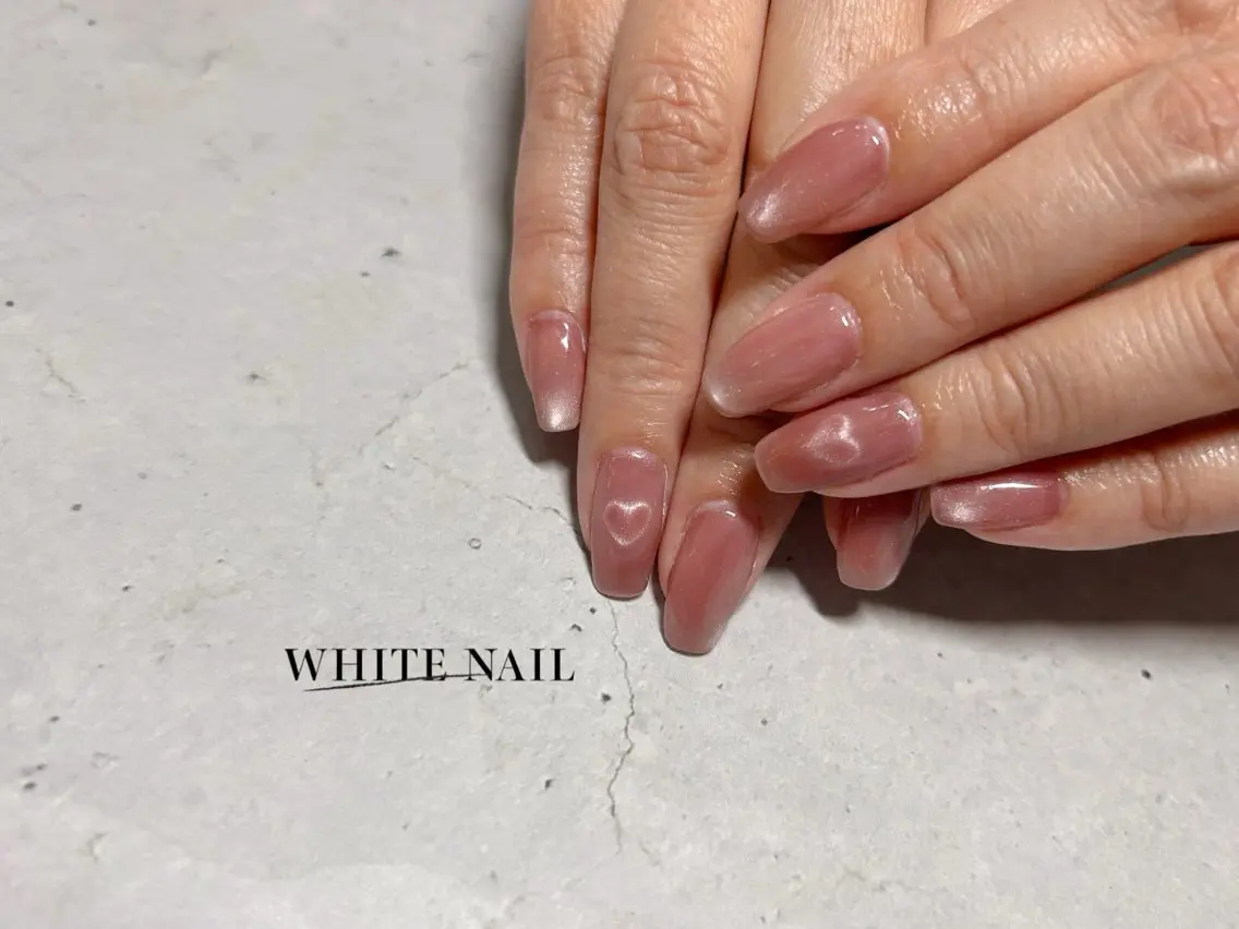 ネイル マグネットネイル ハンドネイル WHITE NAIL ホワイトネイルのネイルデザイン
