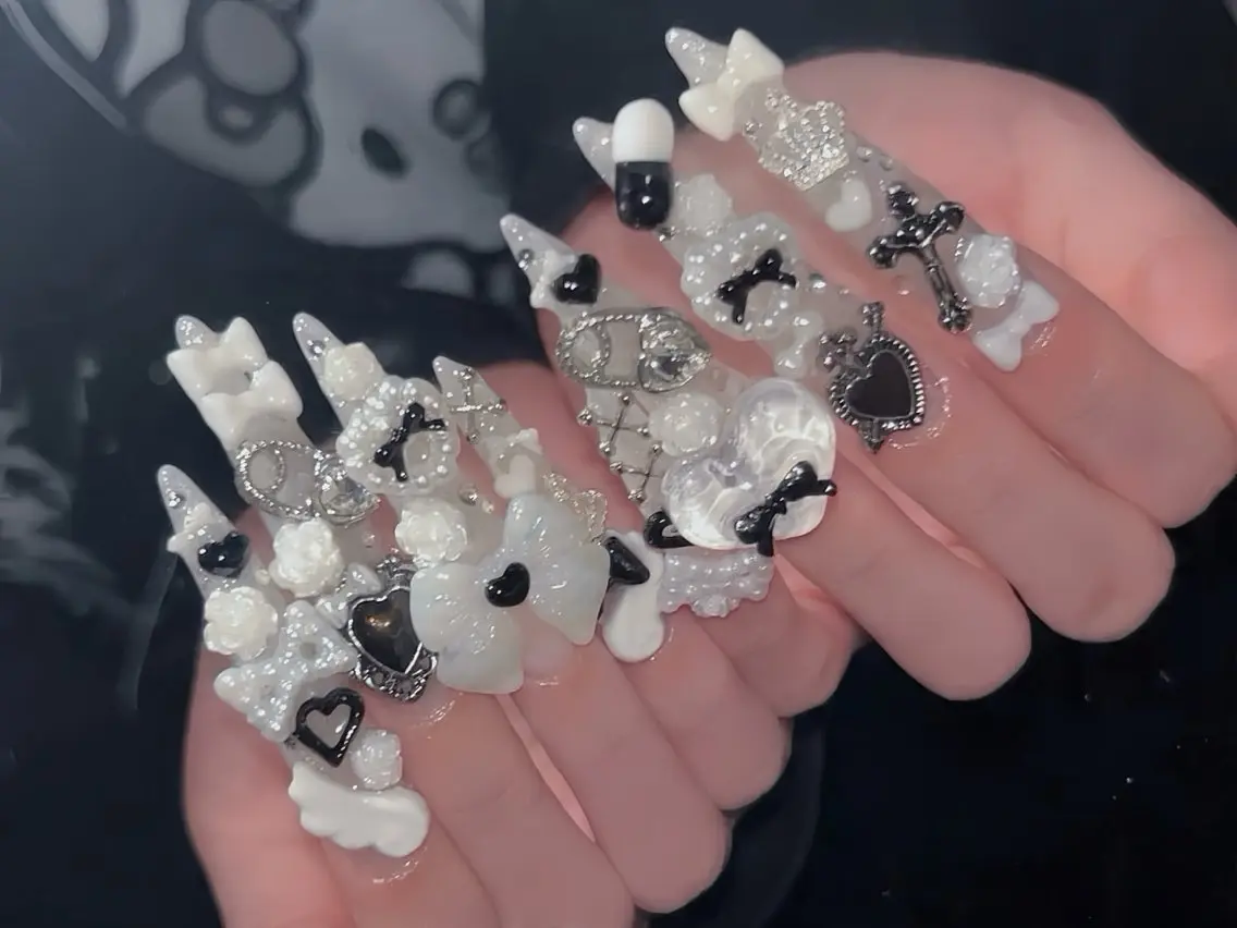 ネイル オーロラネイル ブルー フットネイル ジェルネイル 氷ネイル・うるうるネイル ハンドネイル Rin Nail 新大久保店のネイルデザイン