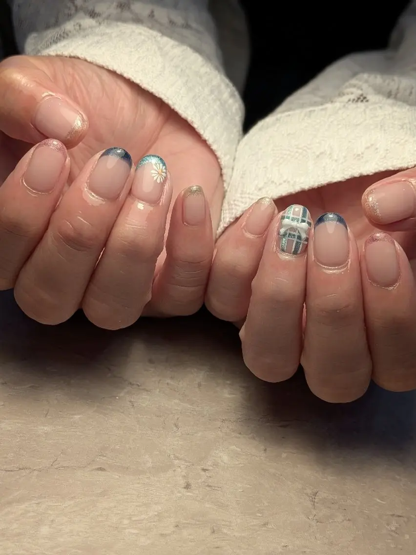 ネイル フレンチネイル マグネットネイル マグネットフレンチ 8andyu nail♡のネイルデザイン