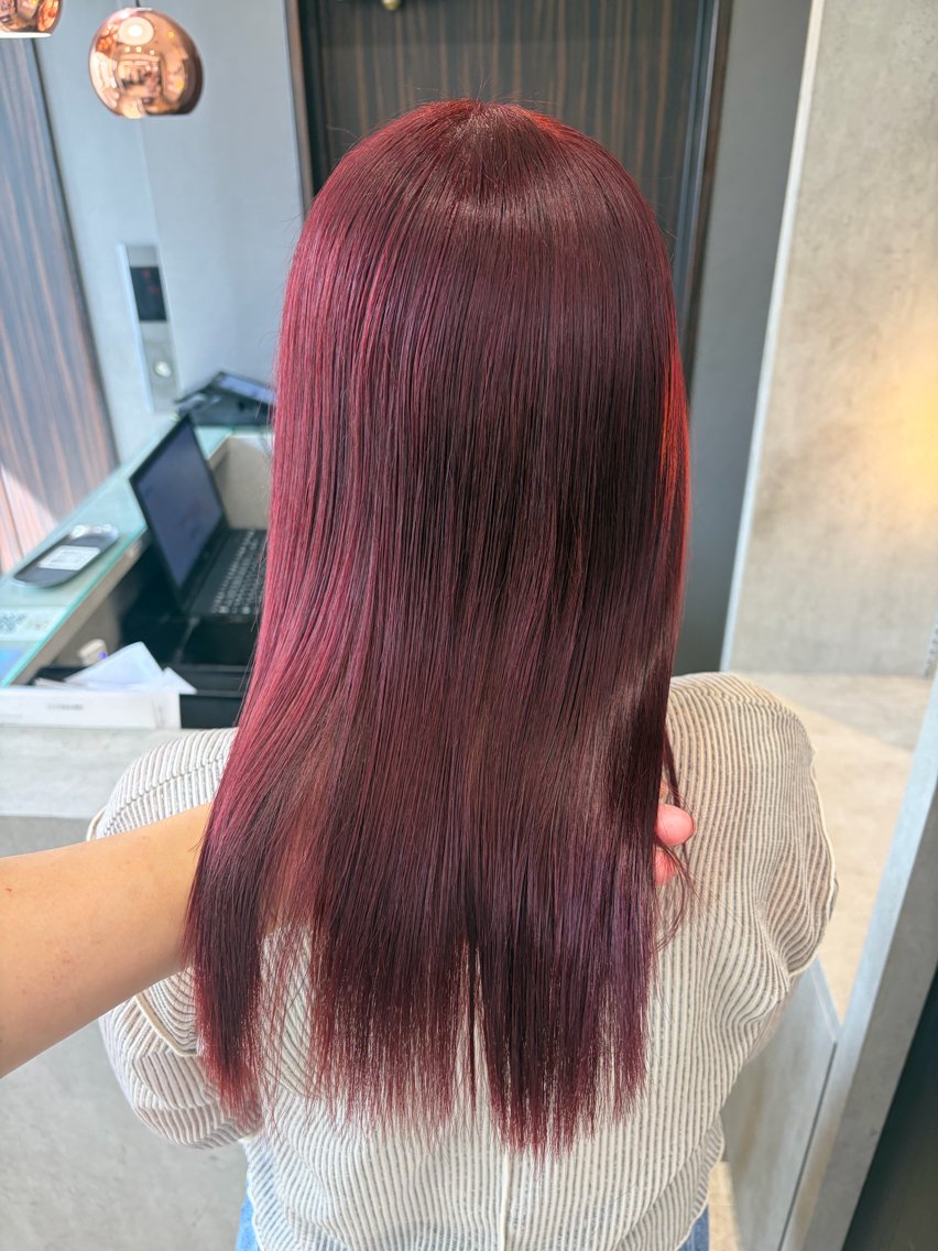 ミディアム カラー 透明感カラー ピンクカラー レッドカラー 髪質改善 トリートメント ヘアカラー トリートメント 天神暖色カラー レイヤー・髪質改善のヘアスタイル