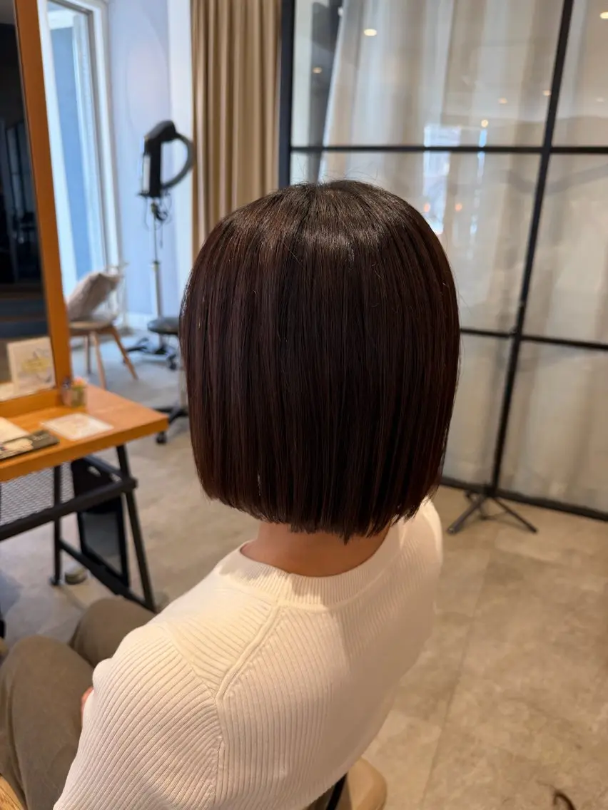 ミディアム 川嶋 葵のヘアスタイル