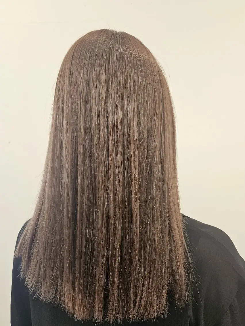 セミロング カラー ブラウンカラー チョコレートブラウン 透明感カラー ラベンダーカラー カット ヘアカラー トリートメント あいだ🐼ミニモ 8月限定クーポン配信のヘアスタイル