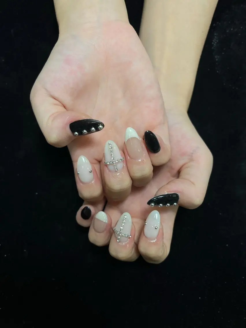 ネイル ハンドネイル ongles chicのネイルデザイン