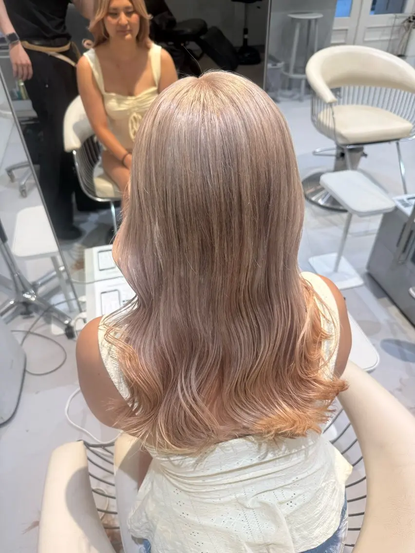 セミロング カラー ベージュカラー ブリーチ ケアブリーチ 透明感カラー ハイトーンカラー カット ヘアカラー 💎透明感カラー特化 💎TAISEIのヘアスタイル