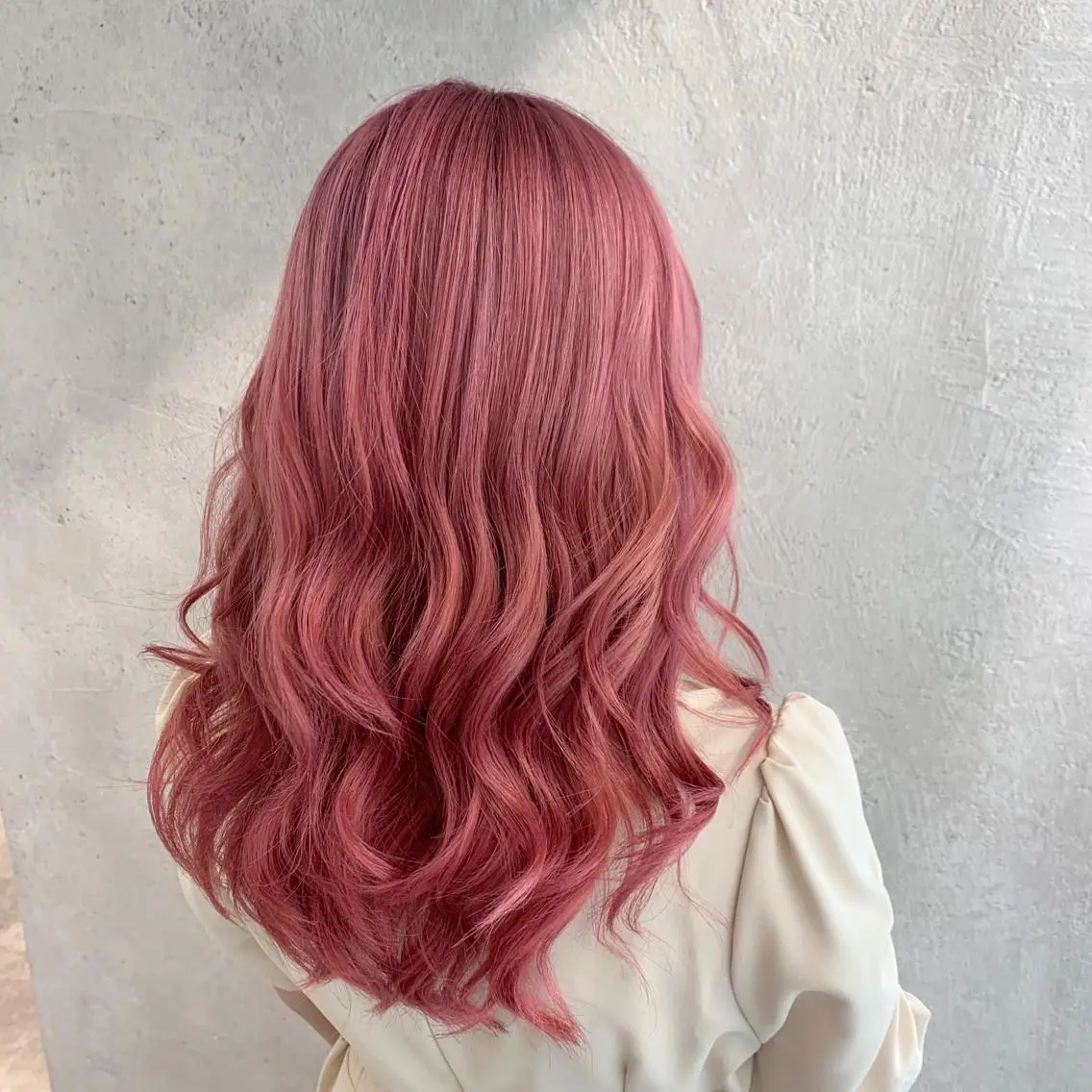 ミディアム ヘアカラー 及川シゲル 髪質改善講師のヘアスタイル