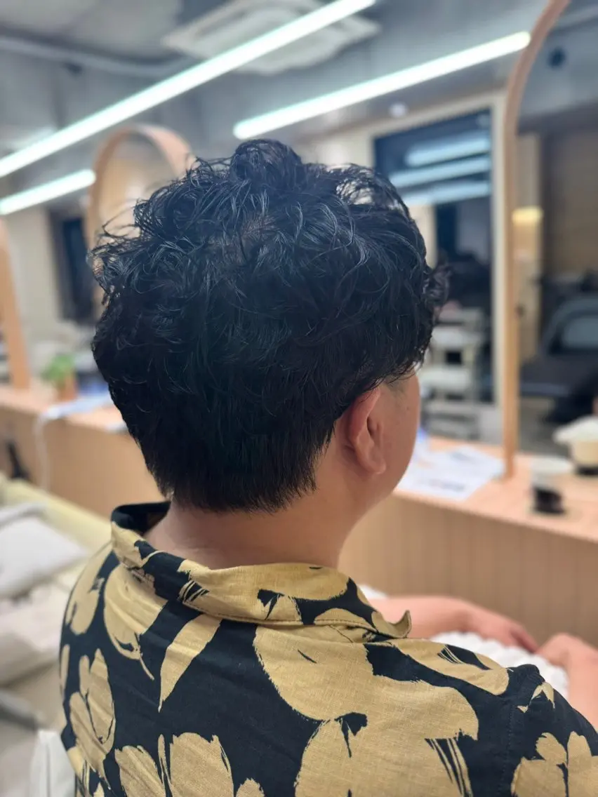 ショート パーマ メンズ メンズパーマ ニュアンスパーマ カット パーマ ふくおか なな 武蔵小杉のヘアスタイル