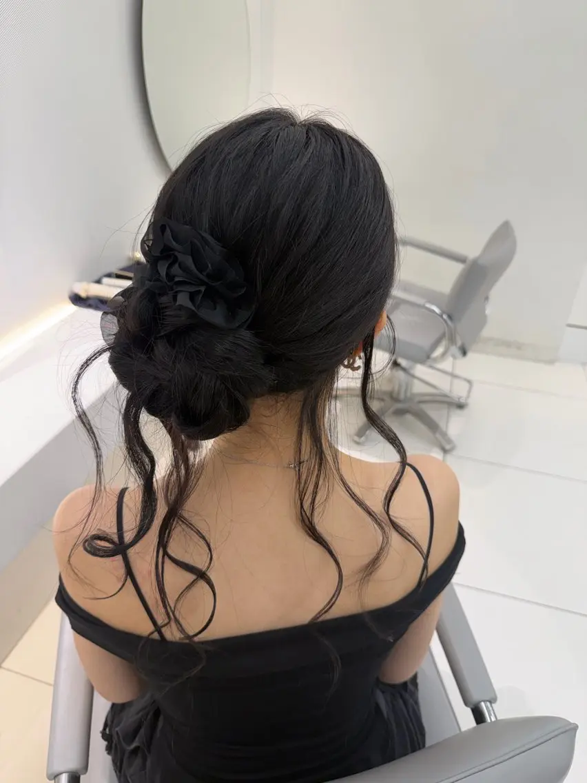 ヘアアレンジ お団子ヘア 結婚式・ブライダル ヘアセット ヘアセット🎀耳つぼ 👂💎MONAMIのヘアスタイル