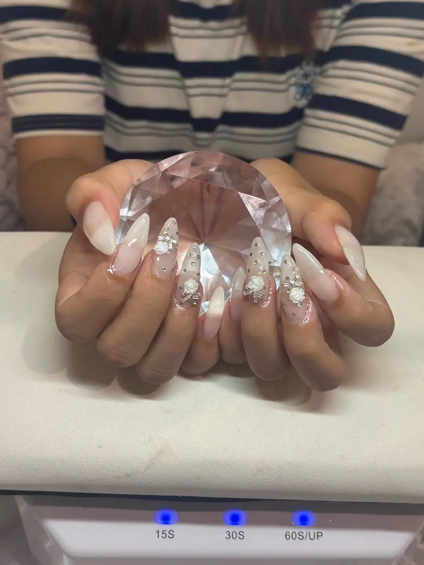 ネイル ドット リボン Vante Rieのネイルデザイン