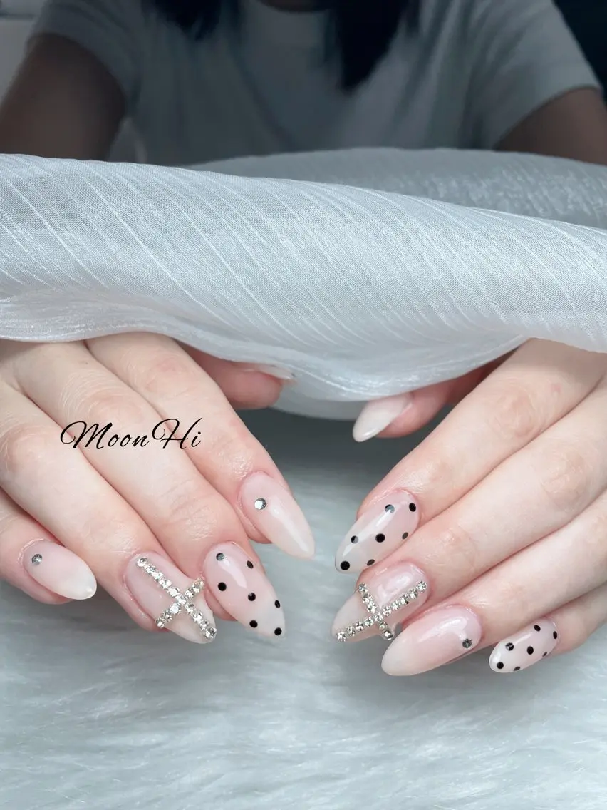 ネイル MoonHi Nail 朝霞台のネイルデザイン