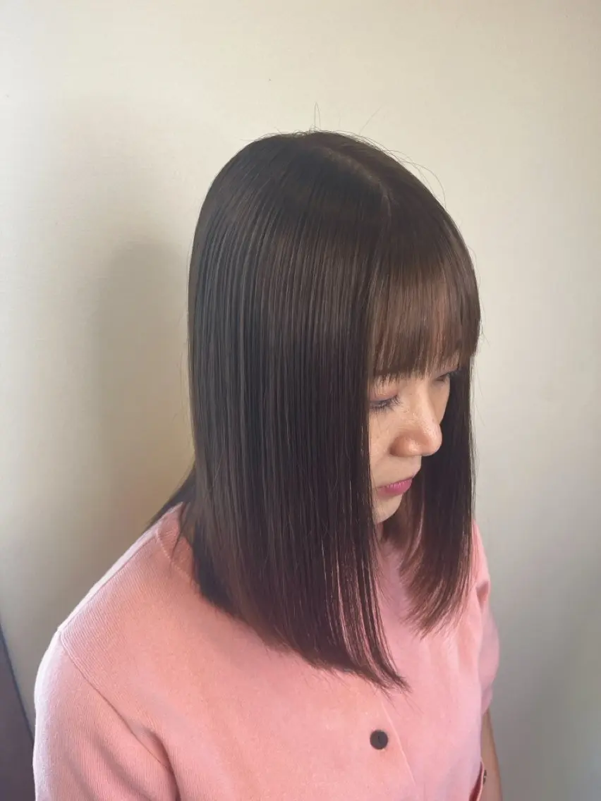 ポイントストレート(シャンプーブロー込み)の写真