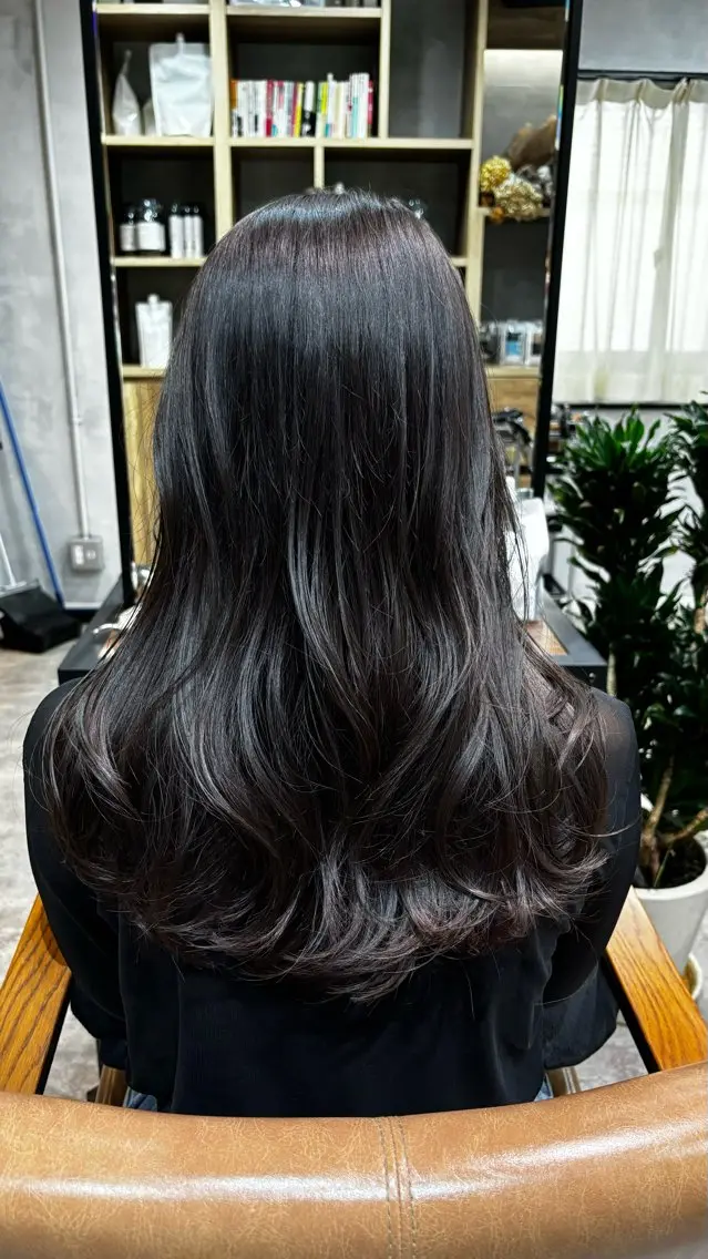 ロング レイヤーカット &Maison. LILIのヘアスタイル