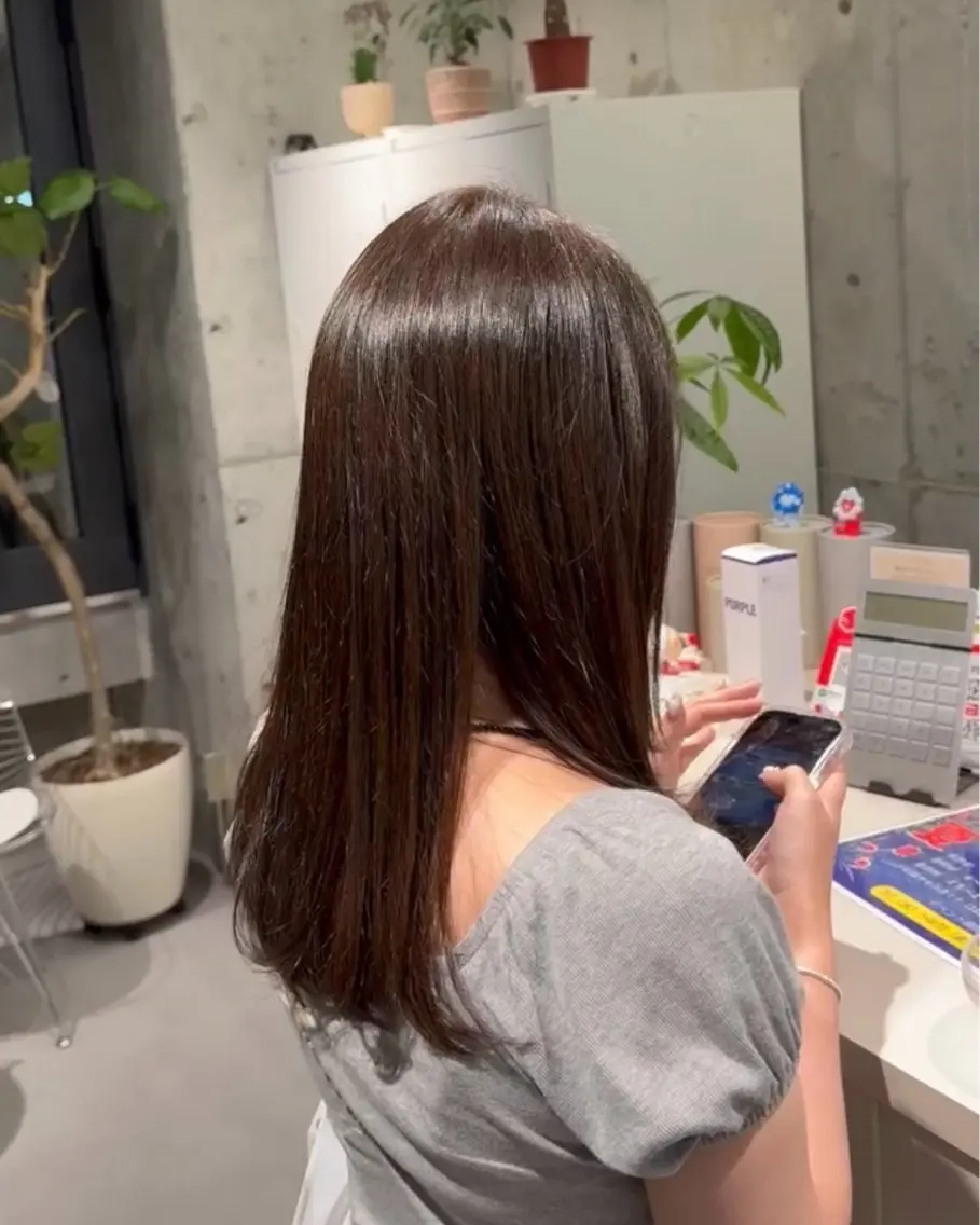 セミロング カラー MIU ciera.堀江のヘアスタイル