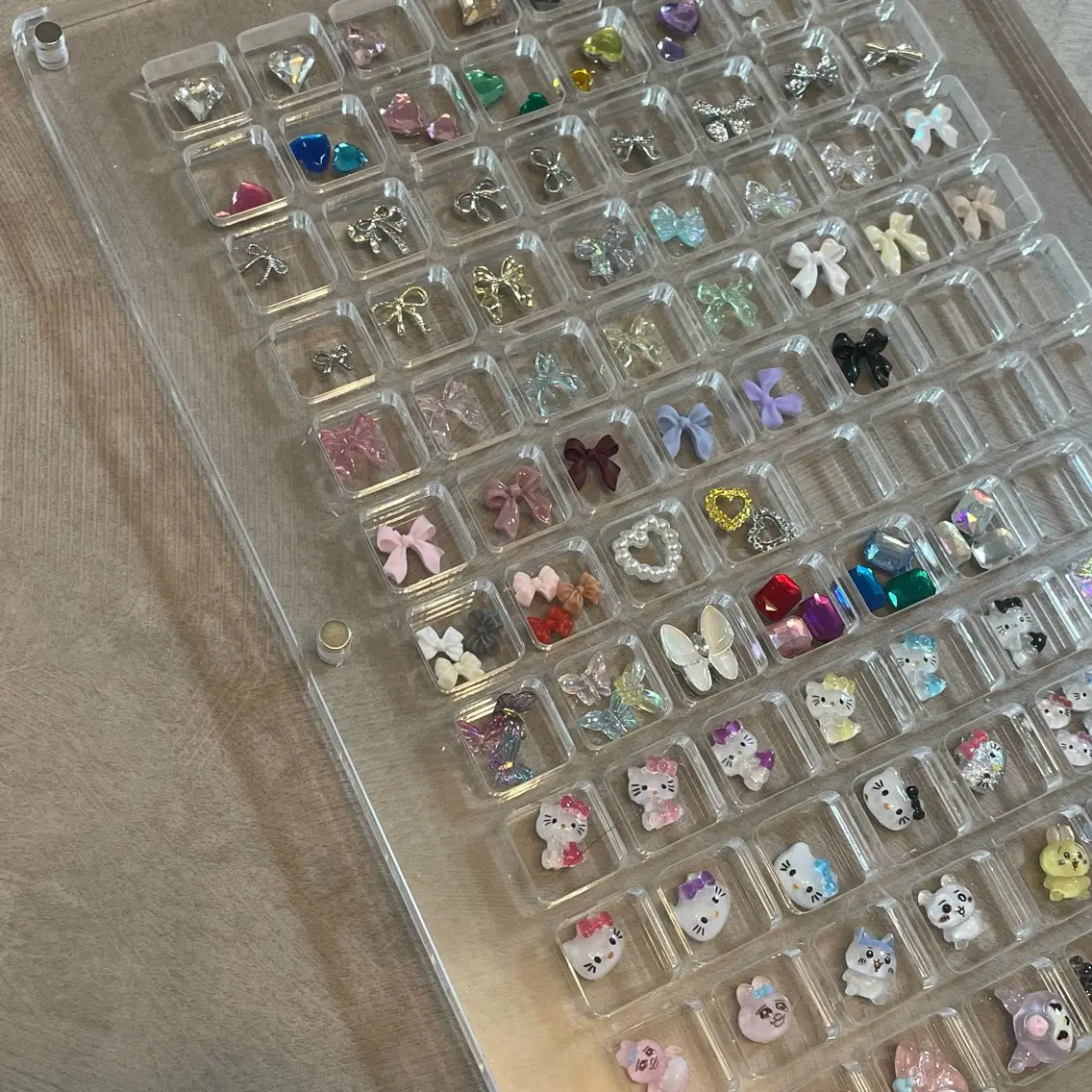 有料パーツつけ放題 ¥1,100／長さだし¥550／亀裂補強／¥330／ロング（カット後2.5mm ~）¥1,100の写真